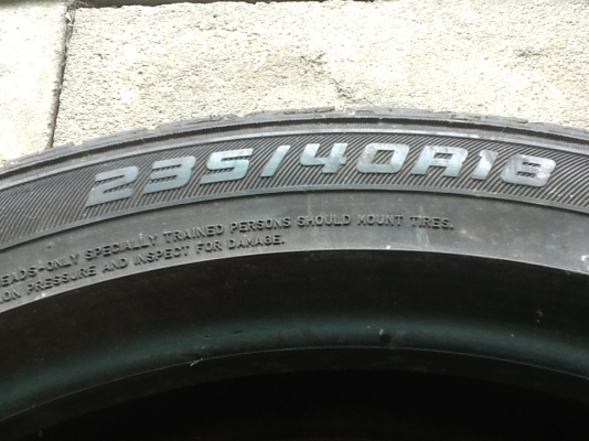 เส้นเดียว"DUNLOP-VEURO-V-302 สภาพสวย235/40/18