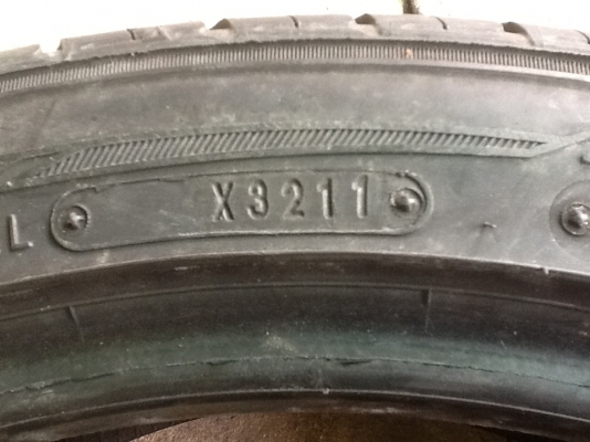 เส้นเดียว"DUNLOP-VEURO-V-302 สภาพสวย235/40/18