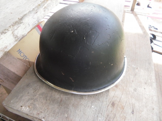 หมวกกันน๊อค หายากรูปทรงคลาสสิค บอดี้เป็นเหล็ก 500 ครับราคาไม่แพง  ครับ