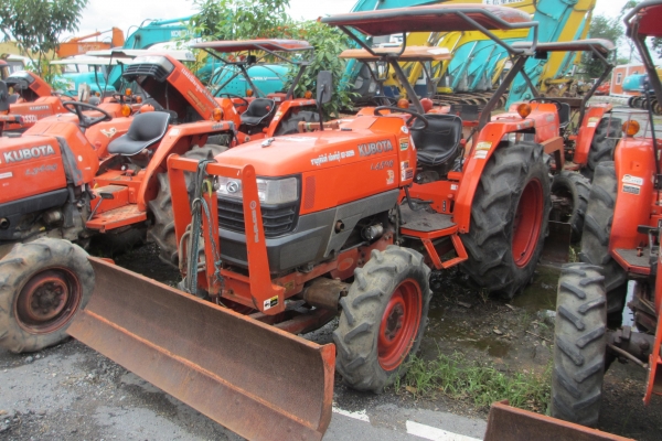 มาแล้ว KUBOTA L4508    ตามสภาพพร้อมใบมีดดันดินหน้า และโรตารี ตราช้าง