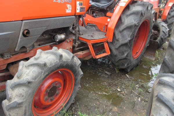 มาแล้ว KUBOTA L4508    ตามสภาพพร้อมใบมีดดันดินหน้า และโรตารี ตราช้าง