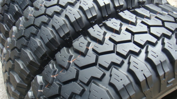 ขายยางMud หน้าแคบ 33นิ้ว ขอบ16 255 85 r16 สวยๆ