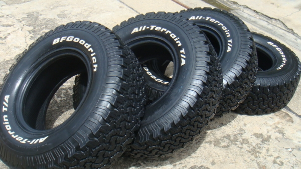 ขายยาง BF Goodrich Allterrain 285 75 r16 ดอก11มิล