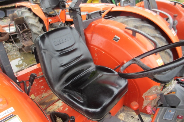 ขายรถแทรกเตอร์ คูโบต้า M6040 มือสองอุปกรณ์หน้าหลัง