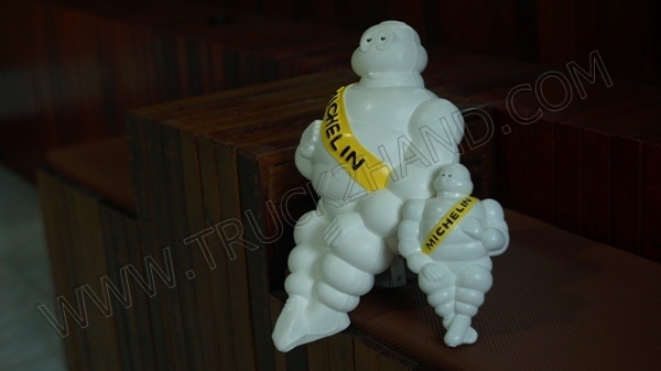 ตุ๊กตามิชลิน ขนาดไซร์ตัวเล็กและใหญ่ มีอุปกรณ์ติดตั้งครบ ตุ๊กตามิชลิน ขนาดไซร์ตัวเล็กและใหญ่ มีอุปกรณ์ติดตั้งครบ