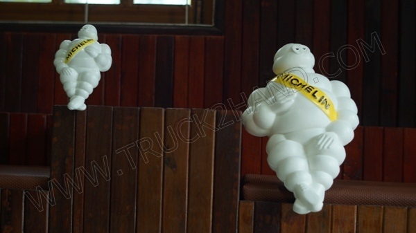 ตุ๊กตามิชลิน ขนาดไซร์ตัวเล็กและใหญ่ มีอุปกรณ์ติดตั้งครบ ตุ๊กตามิชลิน ขนาดไซร์ตัวเล็กและใหญ่ มีอุปกรณ์ติดตั้งครบ