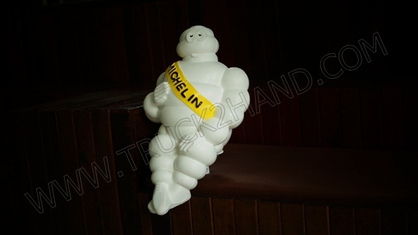 ตุ๊กตามิชลิน ขนาดไซร์ตัวเล็กและใหญ่ มีอุปกรณ์ติดตั้งครบ ตุ๊กตามิชลิน ขนาดไซร์ตัวเล็กและใหญ่ มีอุปกรณ์ติดตั้งครบ