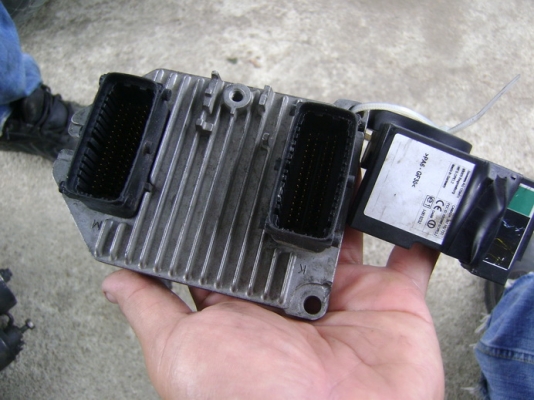 กล่อง ECU Zafira 1.8 , 2.2 พร้อม immo กล่อง ECU Zafira 1.8 , 2.2 พร้อม immo