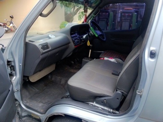 รถตู้พร้อมใช้งานเครื่องเดิม 2 L