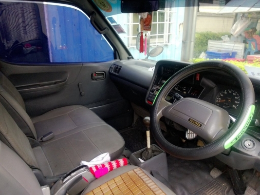 รถตู้พร้อมใช้งานเครื่องเดิม 2 L