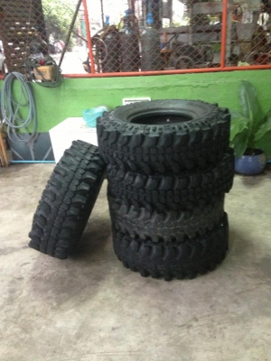 ขายยางตะขาบ 35 x11.5 -16 ตามสภาพ