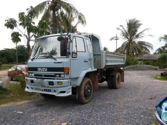 รถอีซูซุ 6 ล้อดั๊ม 165 แรงม้า  สนใจติดต่อ 081 - 6079515
