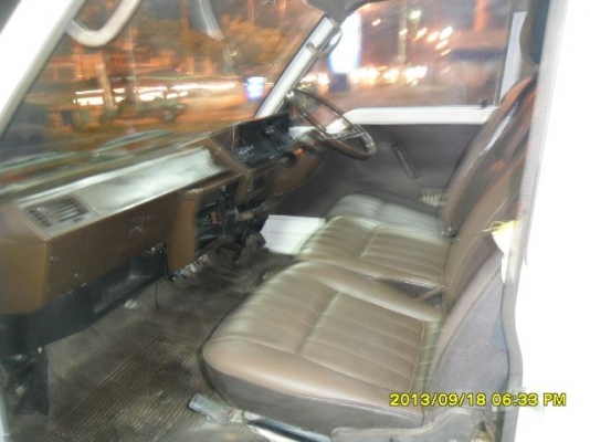 ขายรถตู้Toyota Hiaceตาหวานปี86เครื่อง2Lเกียร์คอเดิม5เกียร์ภายในเบาะเดิมๆแอร์ราวบนภายนอกสีเต็มๆเครื่องดีช่วงล่างแน่นๆใช้ส่งของกันฝนได้ครับเอกสารพร้อมขายถูกๆครับ
