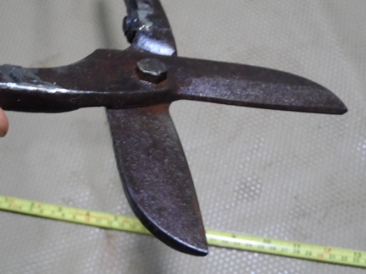 กรรไกรตัดโลหะ 13 นิ้ว อังกฤษ ครับ