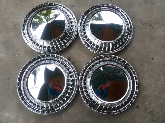 ขายฝาตบล้อขอบ12เก่าเก็บมีรอยนิดหน่อยไม่บุบ