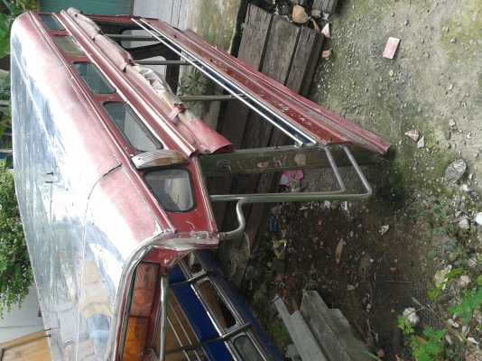 หลังคารถสองแถว