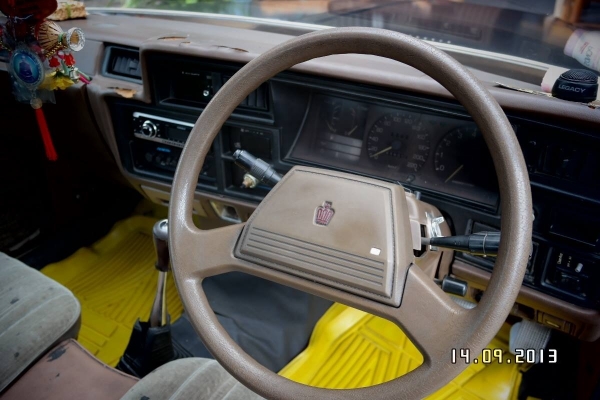 ขายรถยนต์ toyota crown 2.8 deluxe