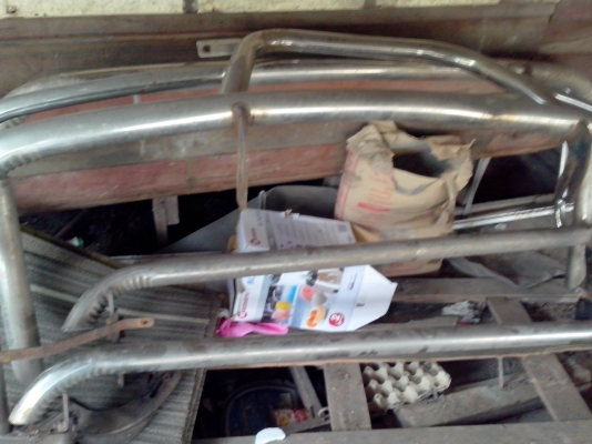 กันชนแสตนเลสรอบคันของหัวจรวด สภาพสวยมากๆ ครบทุกชิ้น เพิ่งถอดออกครับ