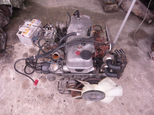 ขายเครื่องยนต์มาสด้าแฟมิเลีย 1400cc 6850 บาท