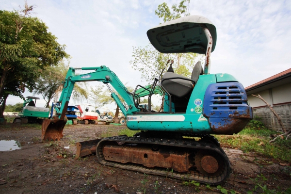 ขายรถแม็คโคร KUBOTA K-030(เท่าPC30-7) ราคาพิเศษ นำเข้าจากญี่ปุ่น ติดต่อ 086-7757900