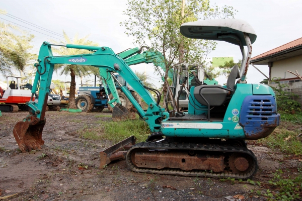 ขายรถแม็คโคร KUBOTA K-030(เท่าPC30-7) ราคาพิเศษ นำเข้าจากญี่ปุ่น ติดต่อ 086-7757900