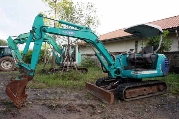 ขายรถแม็คโคร KUBOTA K-030(เท่าPC30-7) ราคาพิเศษ นำเข้าจากญี่ปุ่น ติดต่อ 086-7757900