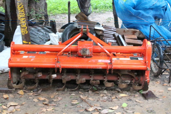 แทรกเตอร์ 45 แรงม้า พร้อมอุปกรณ์ 3 ชิ้น