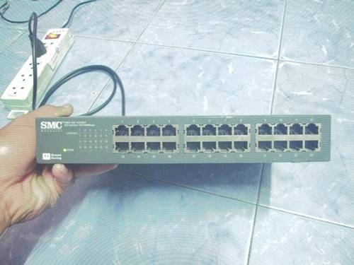 Switch SMC SMC-EZ1024DT 10/100 24 Port ราคา 500 บาท