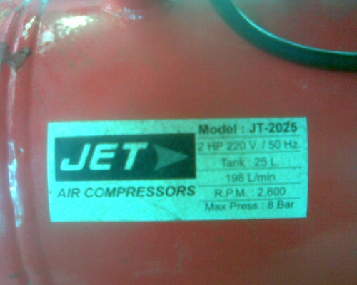 ปั้มลมโรตารี่พร้อมใช้สภาพพร้อมใช้งานครับสายพร้อมครับขนาด  2  แรง สภาพดีครับตัวนี้ ราคานี้คุ้มครับ