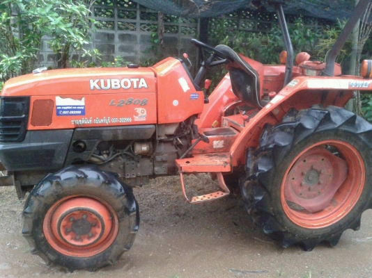 ขายรถไถ KUBOTA L2808 รถสภาพเดิมๆ ไม่ได้ทำสีใหม่ ใช้งานได้เลย มีทะเบียนจัดไฟแนนซ์ได้ 60,000(ศรีสวัสดิ์)