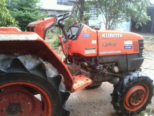 ขายรถไถ KUBOTA L2808 รถสภาพเดิมๆ ไม่ได้ทำสีใหม่ ใช้งานได้เลย มีทะเบียนจัดไฟแนนซ์ได้ 60,000(ศรีสวัสดิ์)