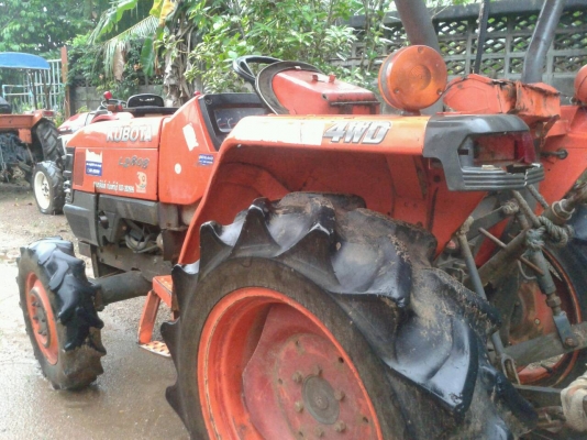 ขายรถไถ KUBOTA L2808 รถสภาพเดิมๆ ไม่ได้ทำสีใหม่ ใช้งานได้เลย มีทะเบียนจัดไฟแนนซ์ได้ 60,000(ศรีสวัสดิ์)