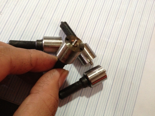 หัวฉีดเดิมพร้อมเข็ม D-max 2.5 คอมมอลเรล 4หัวขาย 3,000 บาท