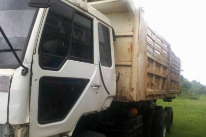 ขายด่วน970000บาท รถบรรทุก10ล้อ2เพลา MITSUBISHI MMTF์์์N 528 ปี44 เครื่องดี คัสชีส์สวย กระบะ หัวเก๋งพอใช้ อยากสวยเอาไปเก็บรายละเอียดอีกนิดหน่อยครับ