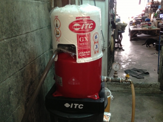 ขายปั้มน้ำอัตโนมัติ Hitachi 300 W สภาพสวย พร้อมใช้งาน รับประกันคุณภาพ ดูประวัติการขายได้ครับ