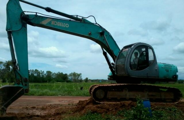 KOBELCOแพคคู่ครัM5-200 ซูเปอร์ เอกสารอินวอย พร้อมหางปลา2เพลา F18 เครื่องEH700 มีเกียรสโลว์กลาง เล่มทะเบีียนพร้อม