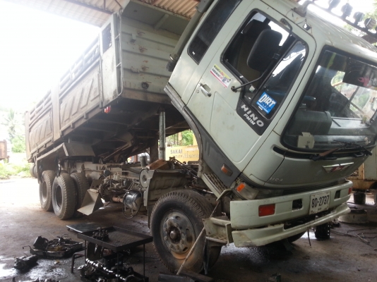 ขายสิบล้อดัมพ์   HINO 1M 220 2 คัน ล็อคกี้ 240 1 คัน( รวม 3 คัน)