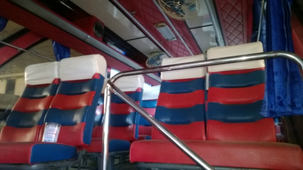 รถบัสHINO เครื่อง195แรง HO7Dยาง8.25-16 ที่นั่งหลัง38ที่..สภาพสวย พร้อมใช้ สีสวย ภายในสวย