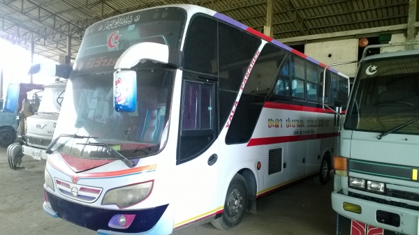 รถบัสHINO เครื่อง195แรง HO7Dยาง8.25-16 ที่นั่งหลัง38ที่..สภาพสวย พร้อมใช้ สีสวย ภายในสวย