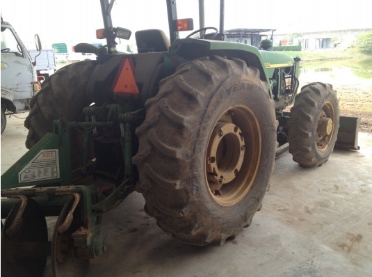 อีกคันรุ่น 5615 80 แรง ครับ ขับ 4 ล้อ สภาพใหม่มากสนใจโทรมาก่อนต่อรองราคาได้ครับคุยกันก่อนครับ สนใจ โทร.081-2659193 คุณสุวรรณ  081-8789119 คุณสุขเกษม 085-4795337 คุณวิยะดา 044-389074