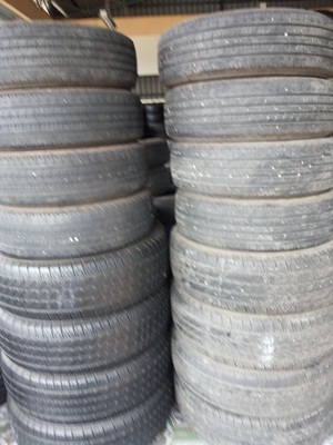 ขายยางรวม2ชุด(ร้านค้า) 205/70/15ปี12และ265/65/17ปี10อย่างละ1ชุดขายรวมครับ