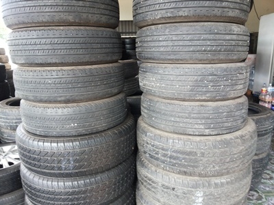 ขายยางรวม2ชุด(ร้านค้า) 205/70/15ปี12และ265/65/17ปี10อย่างละ1ชุดขายรวมครับ