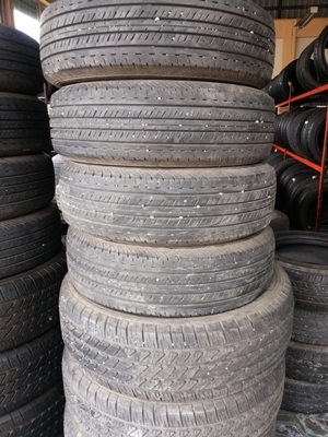 ขายยางรวม2ชุด(ร้านค้า) 205/70/15ปี12และ265/65/17ปี10อย่างละ1ชุดขายรวมครับ