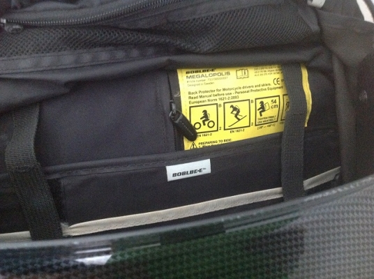 กระเป๋า boblbee megalopolis aero carbonของแท้ เคฟล่าแท้หายาากคับ สภาพดี สวย เงา มีบรอคหลัง กระเป๋ากันน้ำได้ ราคา 9900บาท