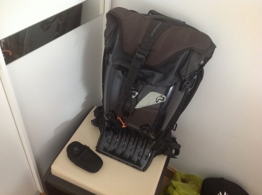 กระเป๋า boblbee megalopolis aero carbonของแท้ เคฟล่าแท้หายาากคับ สภาพดี สวย เงา มีบรอคหลัง กระเป๋ากันน้ำได้ ราคา 9900บาท