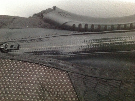 กระเป๋า boblbee megalopolis aero carbonของแท้ เคฟล่าแท้หายาากคับ สภาพดี สวย เงา มีบรอคหลัง กระเป๋ากันน้ำได้ ราคา 9900บาท