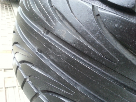 แม็กนอก 5/114 ขอบ 19 พร้อมยางสภาพสวยๆ มีคู่เดียว