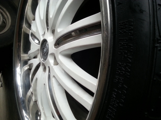 แม็กนอก 5/114 ขอบ 19 พร้อมยางสภาพสวยๆ มีคู่เดียว