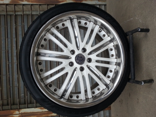 แม็กนอก 5/114 ขอบ 19 พร้อมยางสภาพสวยๆ มีคู่เดียว