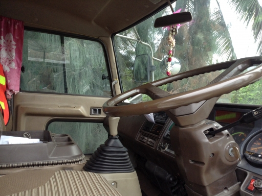 ขายสิบล้อ2เพลาหัวลากHINO FM221LA เครื่องEM100พร้อมใช้วิ่งงานทุกวัน.